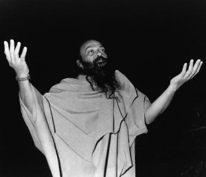 Osho-leading-a-meditation